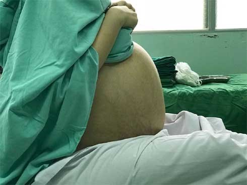 Cô gái 20 tuổi chết lặng khi biết 