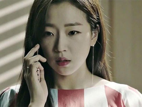 Bí mật động trời qua cuộc điện thoại của nàng dâu tương lai xinh đẹp, giản dị, ngoan hiền hết chỗ chê