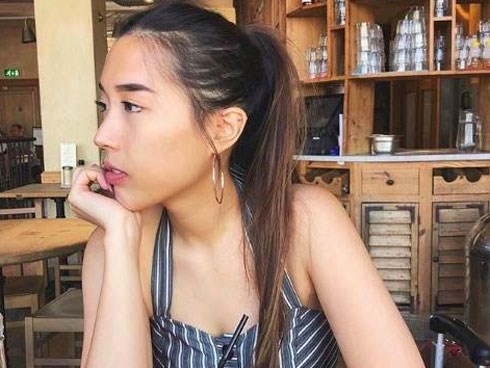 Người yêu mới của Huỳnh Anh nói gì khi bạn trai vẫn giữ ảnh của Hoàng Oanh trên MXH?