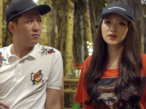 Hương Giang: Tôi nghi ngờ Trường Giang có vợ hay con rơi ở quê