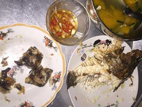 Mẹ chồng thu sạch lương của con trai, con dâu bầu sắp đẻ không cho đồng nào, đi về muộn cũng chẳng được phần cơm