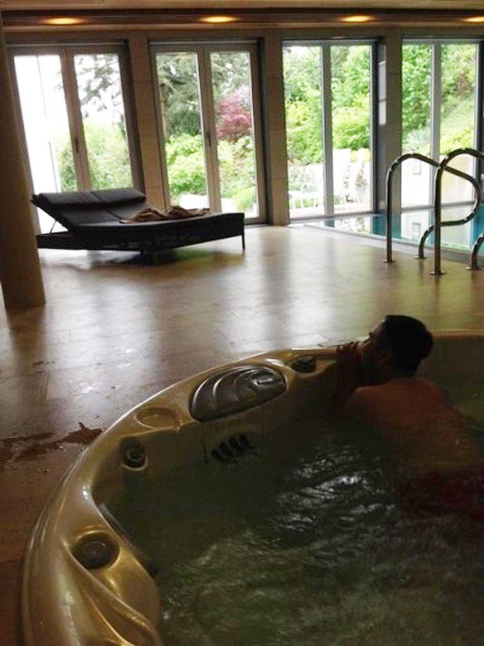 Thu Minh hé lộ căn bạch dinh trắng muốt và phi cơ riêng triệu đô ở CH Séc-25