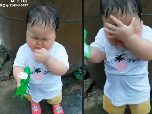 Cả tuổi thơ ùa về với màn bắn súng nước siêu đáng yêu