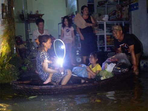 Người Hà Nội chèo thuyền tìm nơi 