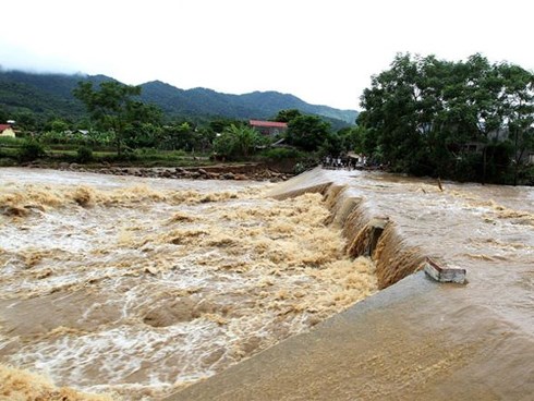 Lo ngại hàng nghìn hồ đập đang đầy nước