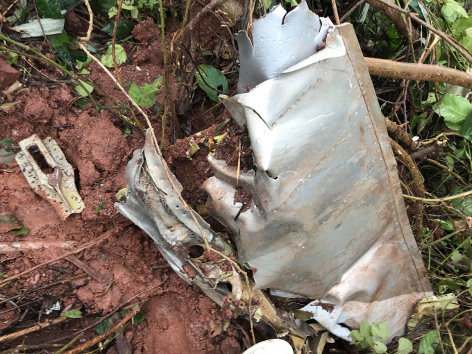 Ảnh: Hiện trường máy bay SU-22 rơi ở Nghệ An-8