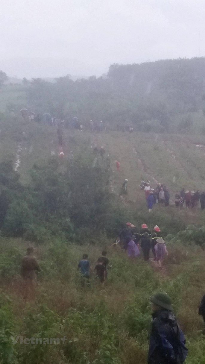 Ảnh: Hiện trường máy bay SU-22 rơi ở Nghệ An-13