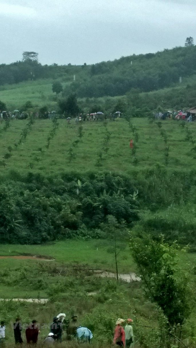 Ảnh: Hiện trường máy bay SU-22 rơi ở Nghệ An-15