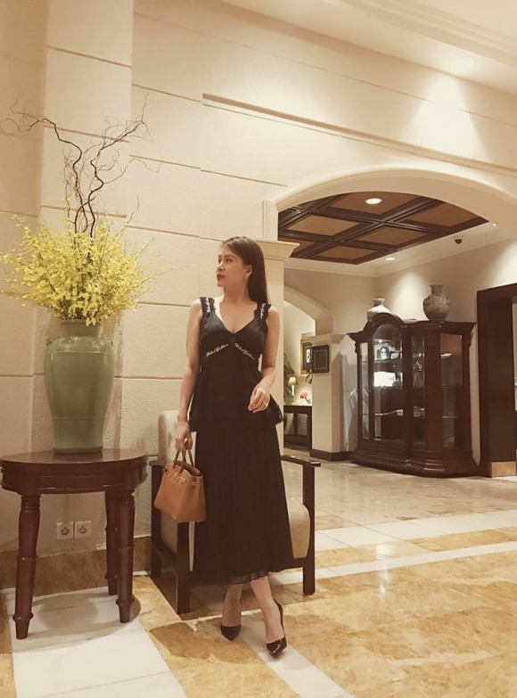 Chẳng hề thua kém hội chị em bạn dì, vợ MC Thành Trung cũng sở hữu body nóng bỏng đáng ngưỡng mộ-14