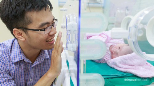 Xúc động câu chuyện người bố… ‘vượt cạn’-4