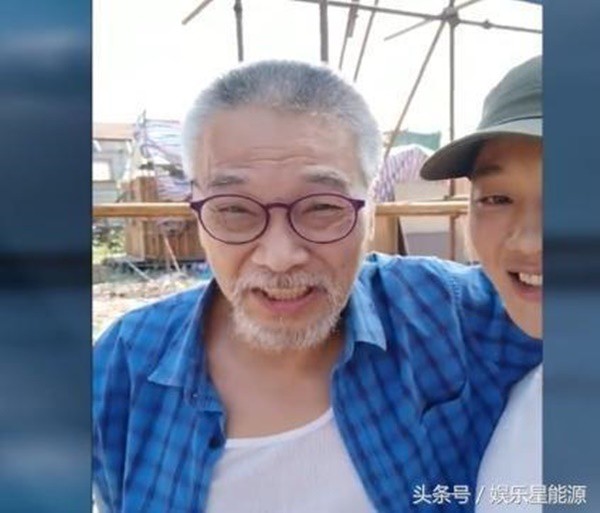 Cuộc sống ở tuổi 65 của bạn diễn Châu Tinh Trì: Già yếu cần người dìu đỡ vẫn bán mạng đóng phim nuôi gia đình-9