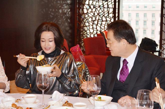 Chồng Lưu Hiểu Khánh: 30 năm nuôi mộng ôm nàng Võ Tắc Thiên, hồi sinh khi lấy vợ tuổi U80-17