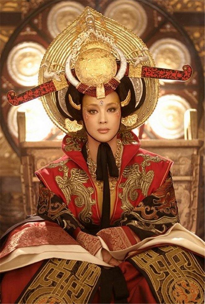 Chồng Lưu Hiểu Khánh: 30 năm nuôi mộng ôm nàng Võ Tắc Thiên, hồi sinh khi lấy vợ tuổi U80-2