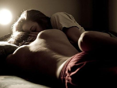 Người đàn ông U70 tử vong trong nhà nghỉ sau khi ở cùng một cô gái, nghi do thượng mã phong-2