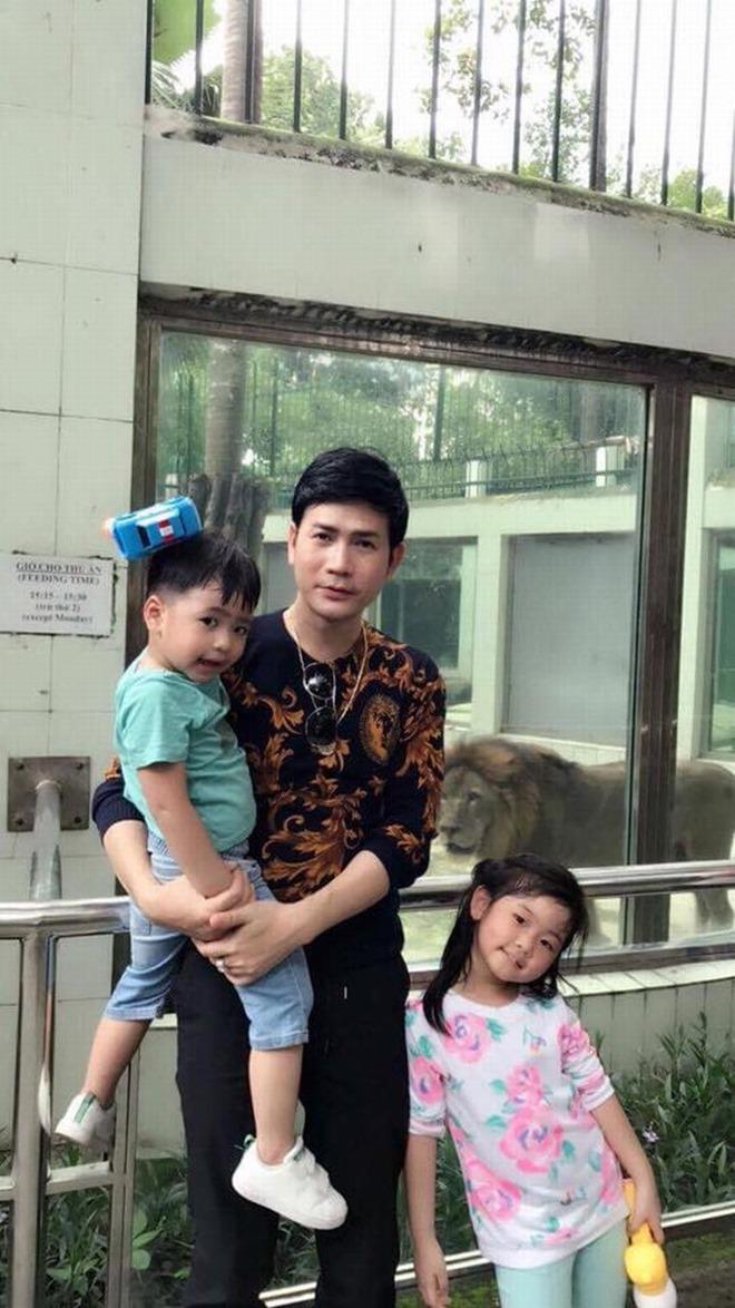 Vợ kém 8 tuổi ở nhà 1 nách 4 con nhưng Quách Thành Danh vẫn hay ghen-4