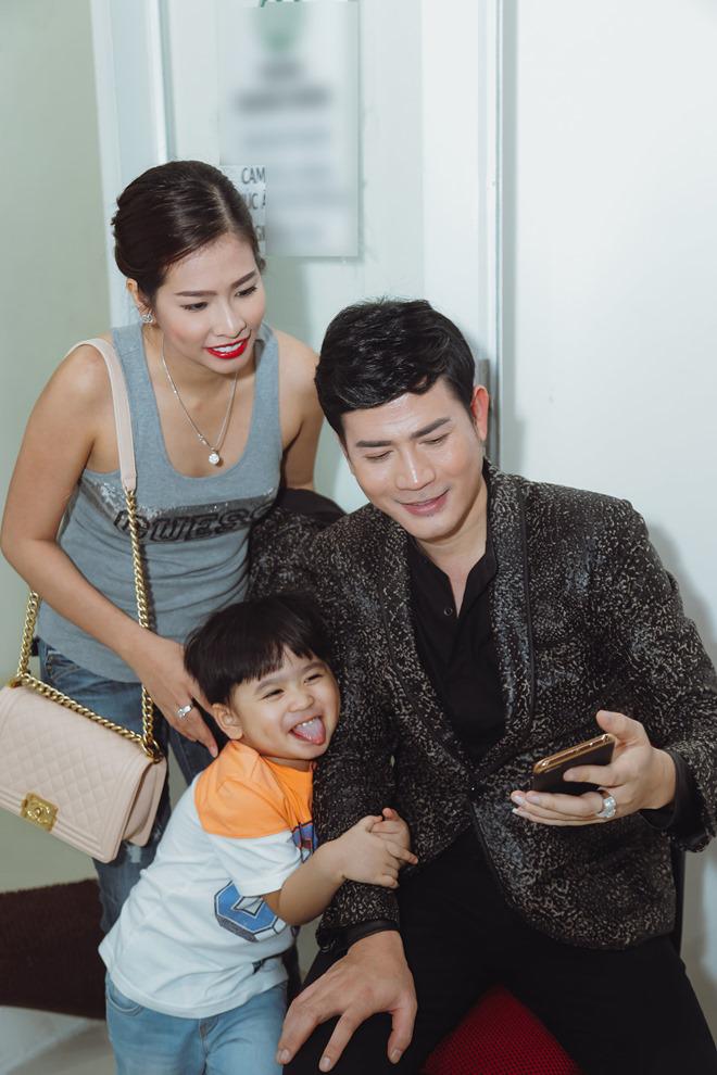 Vợ kém 8 tuổi ở nhà 1 nách 4 con nhưng Quách Thành Danh vẫn hay ghen-1