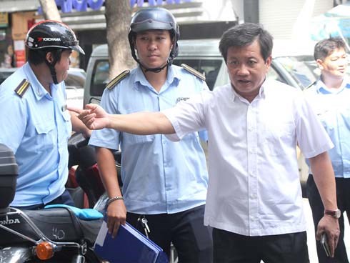 Tiểu thương Sài Gòn phát hoảng khi ông Đoàn Ngọc Hải lại dẹp vỉa hè