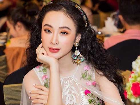 Khoe mặt-mộc-đầy-phấn, Angela Phương Trinh tạo ra định nghĩa mới về 'không trang điểm'?