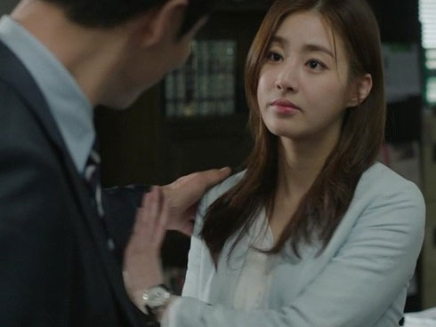 Lấy nhau gần 20 năm chồng vẫn cài định vị điện thoại vợ, tới khi cô phát hiện thì nhận câu trả lời xót xa-3