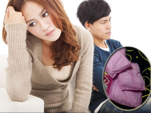 Bị bạn gái 'đá' vì gói băng vệ sinh, chàng trai câm nín còn dân mạng hùa vào mách nước