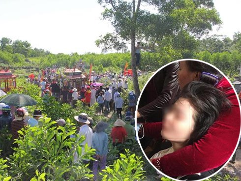 Đám tang chú rể Nguyễn Khắc Long: Cô dâu ngất lịm trong vòng tay người thân