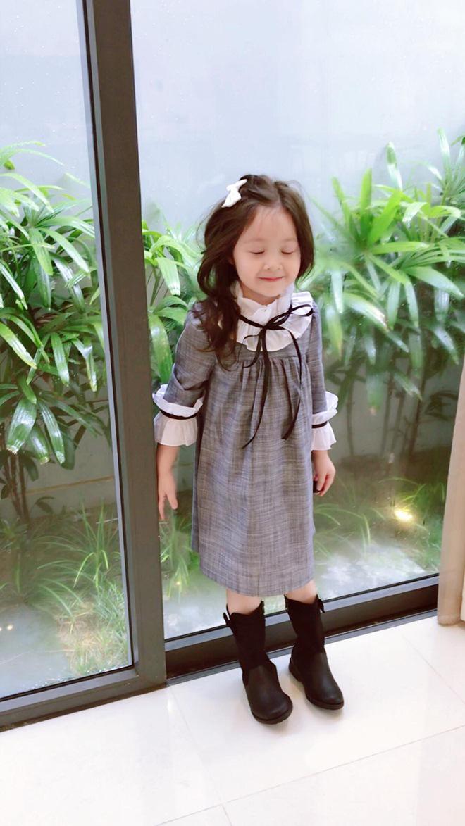 Con trai lai Tây của Elly Trần lại gây sốt dân mạng vì thần thái điềm đạm như hoàng tử-11