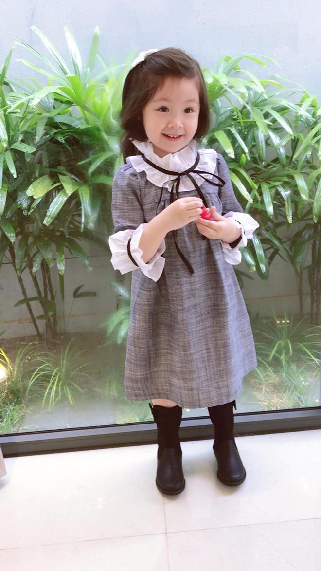 Con trai lai Tây của Elly Trần lại gây sốt dân mạng vì thần thái điềm đạm như hoàng tử-10