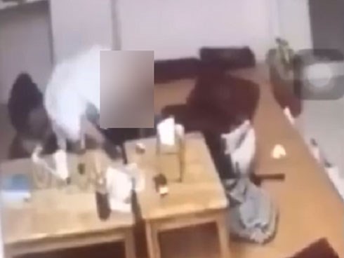 Thái Nguyên: Cặp nam nữ ngang nhiên quan hệ tại quán trà sữa bị nhân viên bắt tại trận