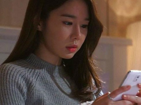 Đang vui vẻ bên nhau, vợ bỗng chết trân khi phát hiện điều này trong email chồng