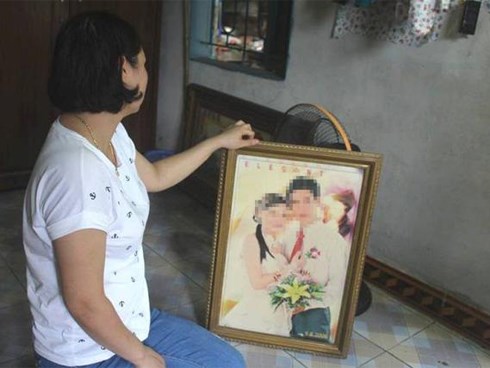 Tin mới vụ ly hôn 'lạ' ở Hải Dương: Người ban hành quyết định chịu trách nhiệm gì?