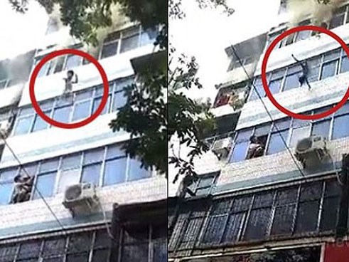 Dùng chút sức lực cuối cùng, mẹ ném 2 con ra ngoài cửa sổ thoát khỏi đám cháy kinh hoàng