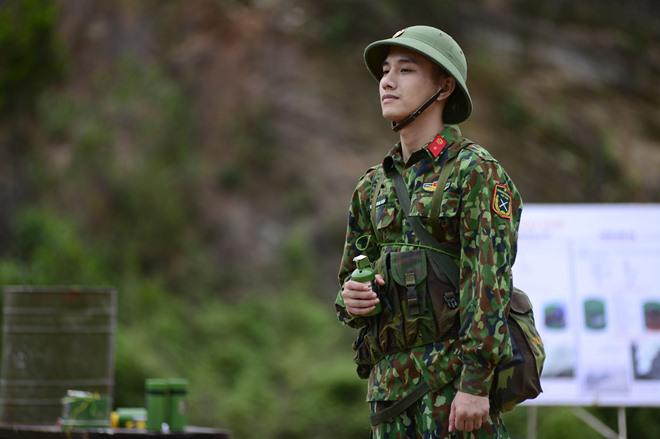 Sao Nhập Ngũ: Mr Cần-Trô Xuân Nghị và các tân binh hoảng hồn ném lựu đạn, dập lửa-2