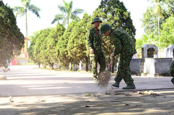 Sao Nhập Ngũ: Mr Cần-Trô Xuân Nghị và các tân binh hoảng hồn ném lựu đạn, dập lửa-13