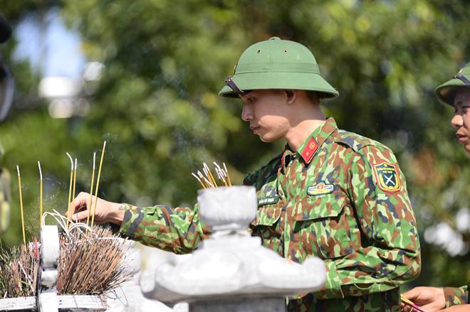 Sao Nhập Ngũ: Mr Cần-Trô Xuân Nghị và các tân binh hoảng hồn ném lựu đạn, dập lửa-14