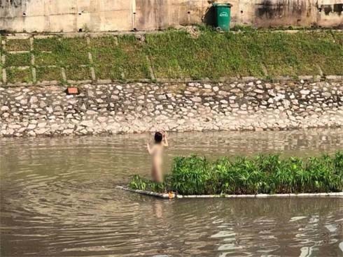 Đã xác định danh tính cô gái mặc đồ lót nhảy múa ở sông Tô Lịch