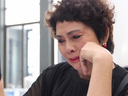 Tiễn đưa NSƯT Bùi Cường, NSND Minh Châu khóc nức nở : 'Em biết tội của em rồi'
