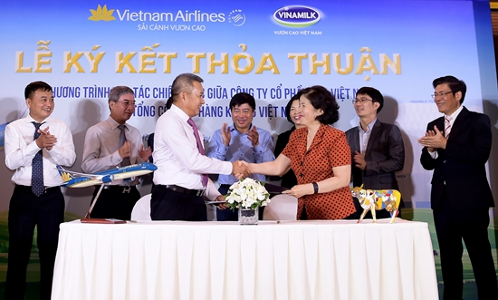 Thơm ngon thức uống Vinamilk trên chuyến bay Vietnam Airlines-3