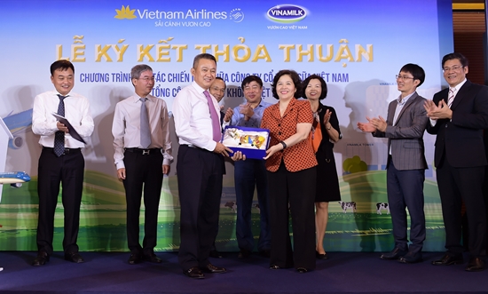 Thơm ngon thức uống Vinamilk trên chuyến bay Vietnam Airlines-5