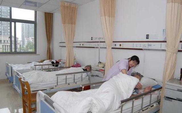 Người phụ nữ 32 tuổi bị đột tử, cảnh báo 3 chỗ đau trên cơ thể cần đến viện gấp-2