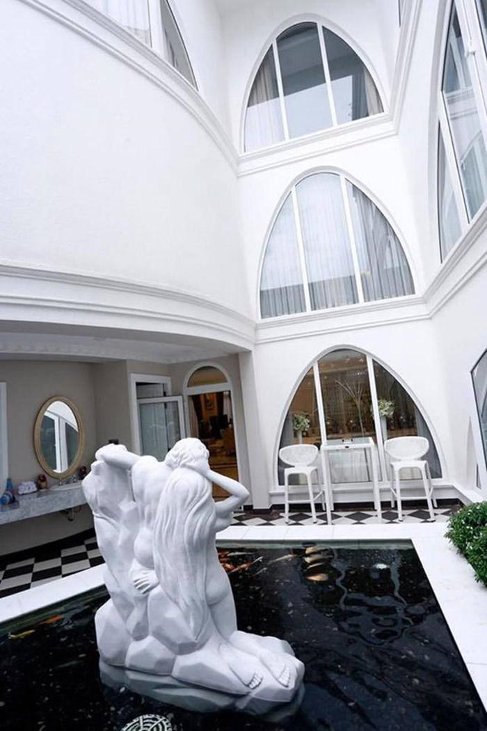 Giáng My làm sinh nhật cho con tại nhà nhưng bạch dinh hoành tráng của cô mới gây chú ý-5