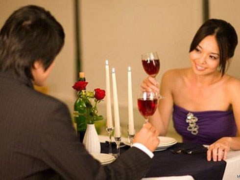 Bạn gái đòi ăn hải sản cùng 2 triệu mua quần áo ngay lần hẹn đầu, chàng trai trả đũa “kém sang” và cái kết