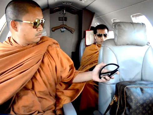 Cựu sư trụ trì Thái Lan biển thủ, chôn hàng triệu USD và vàng thỏi sau chùa-3