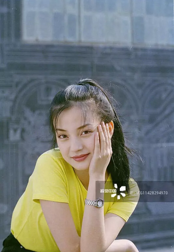 Ảnh thanh xuân hiếm hoi của Triệu Vy thuở 20: Tình đầu trong tim của hàng vạn khán giả-7