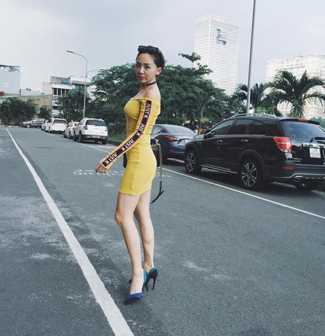 Điểm danh đội mỹ nhân Việt thích mặc sexy xuống phố gây tắc đường-20