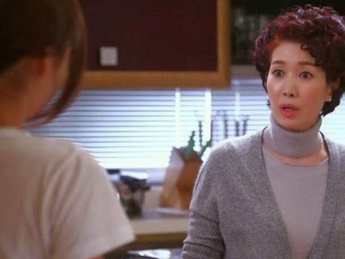 Bị “bắt nạt” ngay ngày đầu ra mắt, dâu tương lai khiến gia đình bạn trai thất kinh vì quá “cứng”