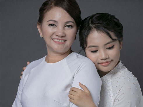 Phương Mỹ Chi mặc áo trễ vai gợi cảm, tạo dáng chất lừ khó nhận ra-11