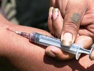 Hoang mang: Hàng loạt người nghi lây nhiễm HIV do bác sĩ dùng chung kim tiêm
