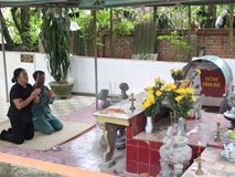 Thực hư về hòn đá bí ẩn được xưng là 'ngài' Thực hư về hòn đá bí ẩn được xưng là 'ngài'