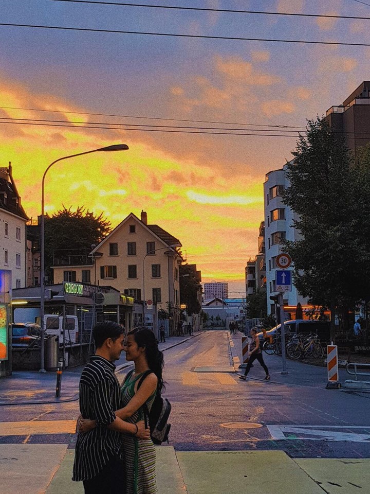 Khoảnh khắc lãng mạn của Đông Nhi - Ông Cao Thắng dưới hoàng hôn Thuỵ Sĩ khiến fan ồ ạt hỏi thăm: Bao giờ mới cưới?-1