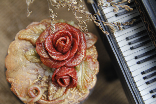 Bánh trung thu đẹp lạ, khách phải năn nỉ 2 năm trời mới làm để bán-2